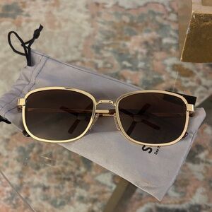 Elegant Gold and Brown Sunglasses